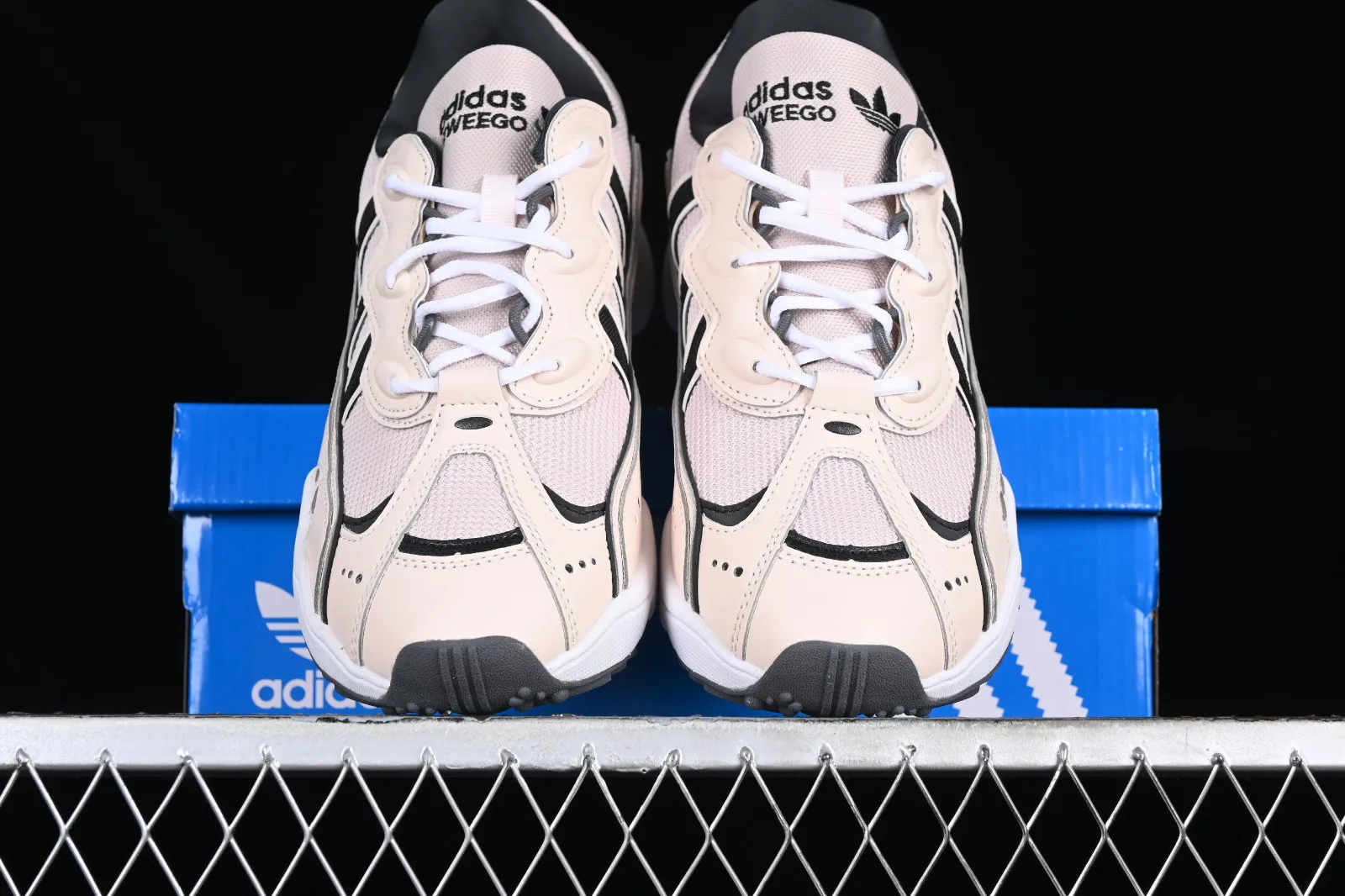 Adidas Ozweego OG Pink Cloud White Core Black IA0006