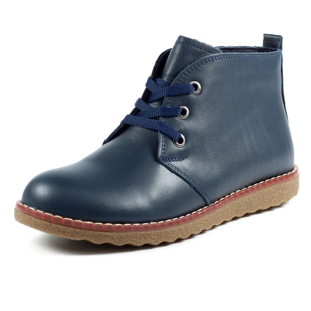 Lunar – Claire Navy