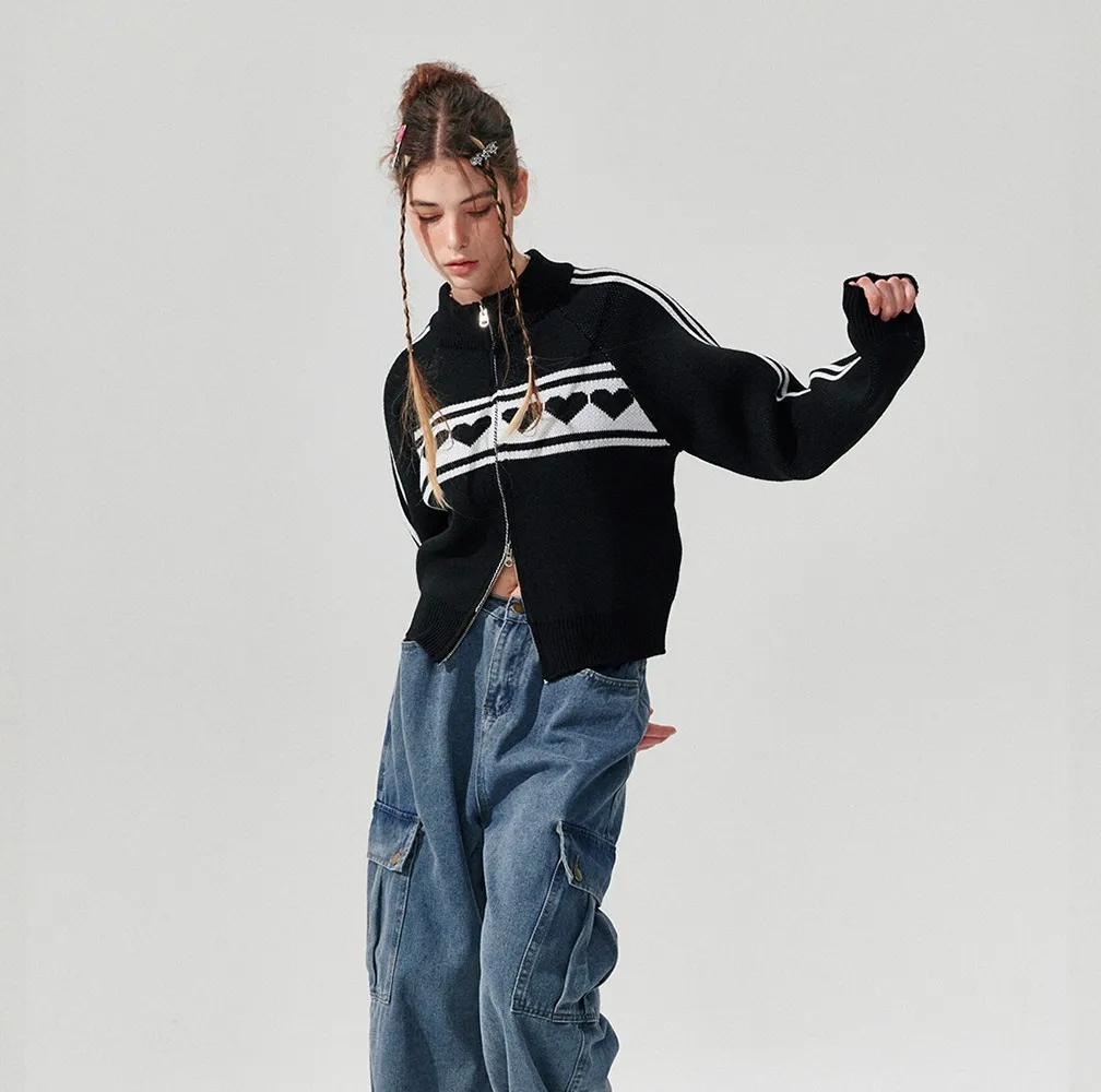 WONDER VISITOR  |Street Style V-neck & Crew neck